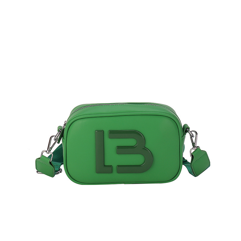 Bolsos transfronterizos bolsos de mujer 2024 nuevo bolso de mensajero de un solo hombro con letras de color caramelo simple y de moda, bolso de cámara, bolso cuadrado pequeño
