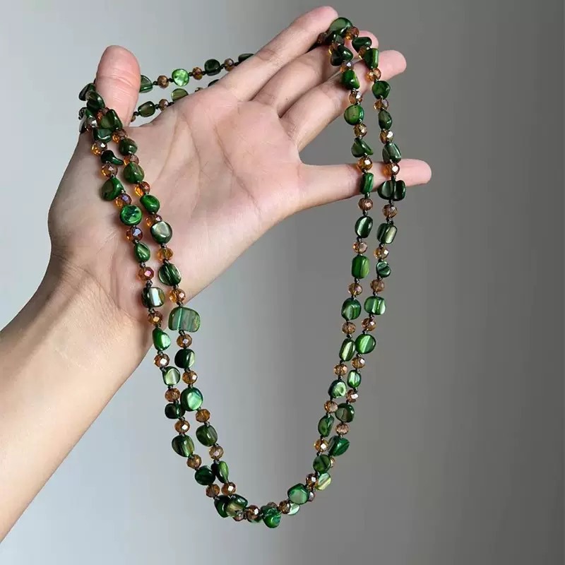 Green irregular necklace