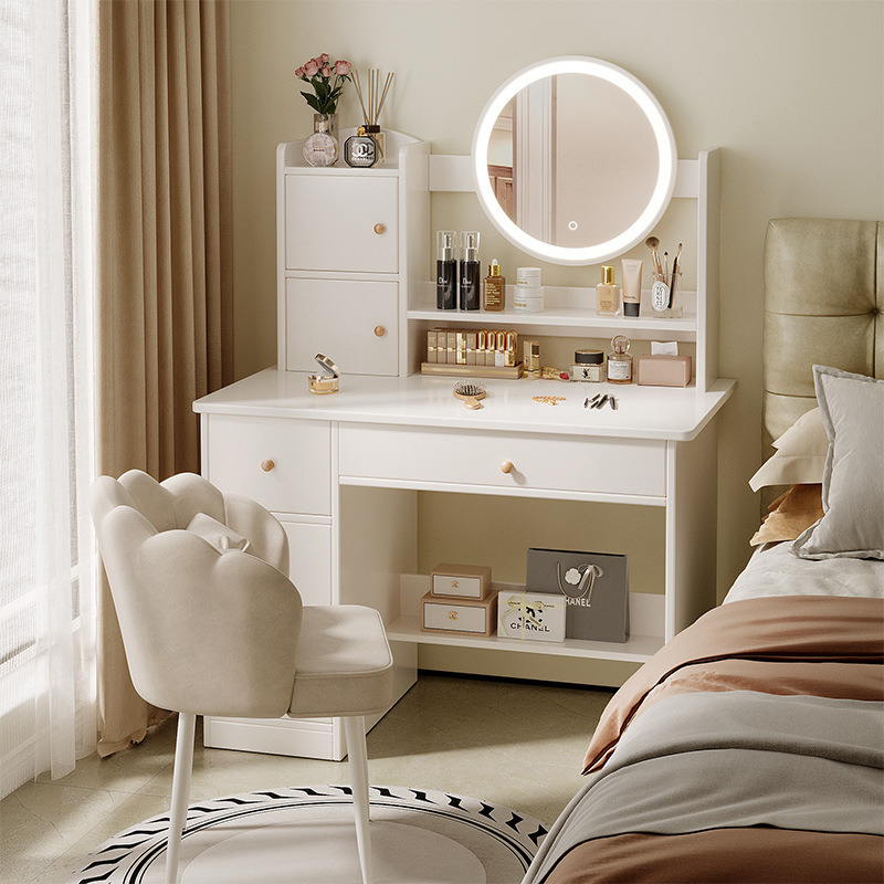 Comedor de vestir dormitorio simple y moderno 2025 nuevo tipo de lujo pequeño tipo de casa principal dormitorio almacenamiento en una simple mesa de maquillaje