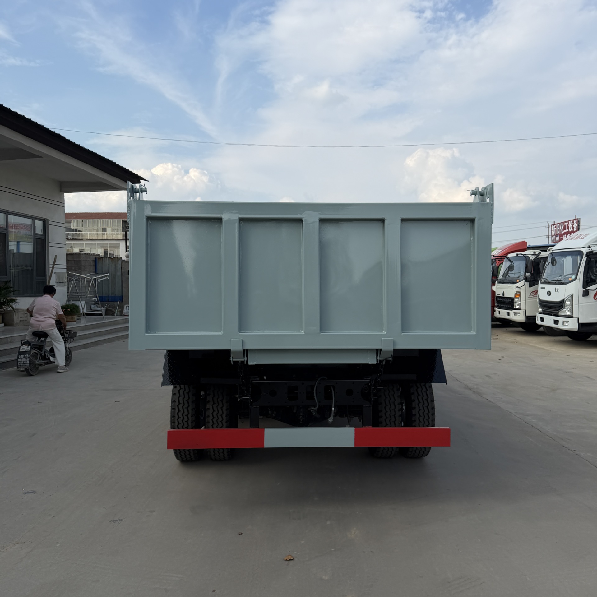 HOWO double-cab dump truck, HOWO tipper dump truck, HOWO 4x2 six-wheel truck