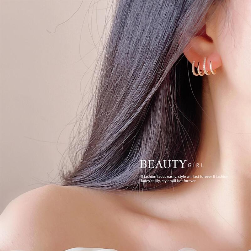 14K real gold 925 silver needle Japanese and Korean high-grade light luxury four-claw row earrings niche design Net red earrings ear studs 14K real gold 925 silver needle Japanese and Korean high-grade light luxury four-claw row earrings niche design Net red earrings ear studs