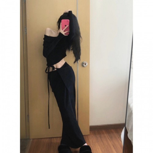 One-word high-end design shirt sexy covering the flesh new long-sleeved top hot girl word slimming bottoming suit