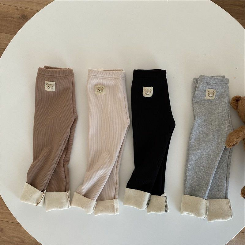 Girls' winter leggings, stylish and trendy Korean style, thickened fleece-lined cartoon bear long pants.