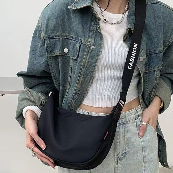 Waterproof Oxford Cloth Large Capacity Dumpling Bag Crossbody Bag Women's Niche New All-match Casual Sports Style Shoulder Bag Trendy
