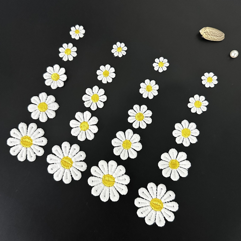 Popular Daisy 3cm Sunflower 4 Milk Silk Polyester 2 Flowers Children's Clothing Decoration Handmade DIY Hairpins Shoes and Hats