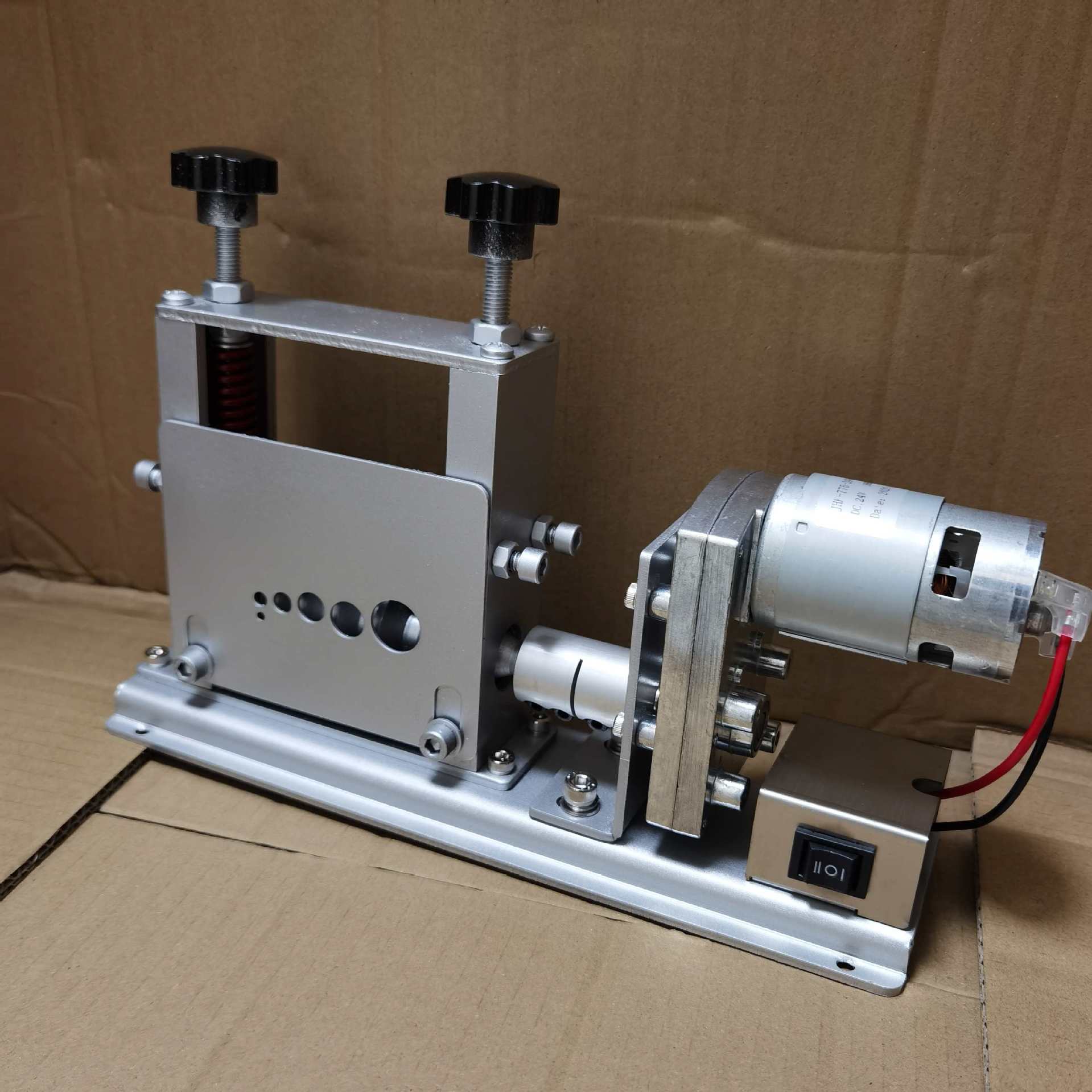 家用小型电动剥线机废旧电线去皮机手动剥线器剥电线神器