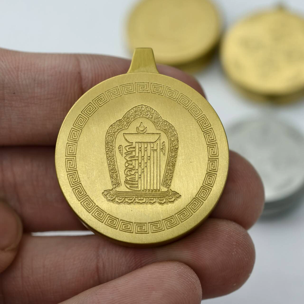 Новый тибетский круглый титанистый стальной Тханга Дуо размер Гаву коробочная подвеска памятная рамка десять фаз свободная фабрика опт