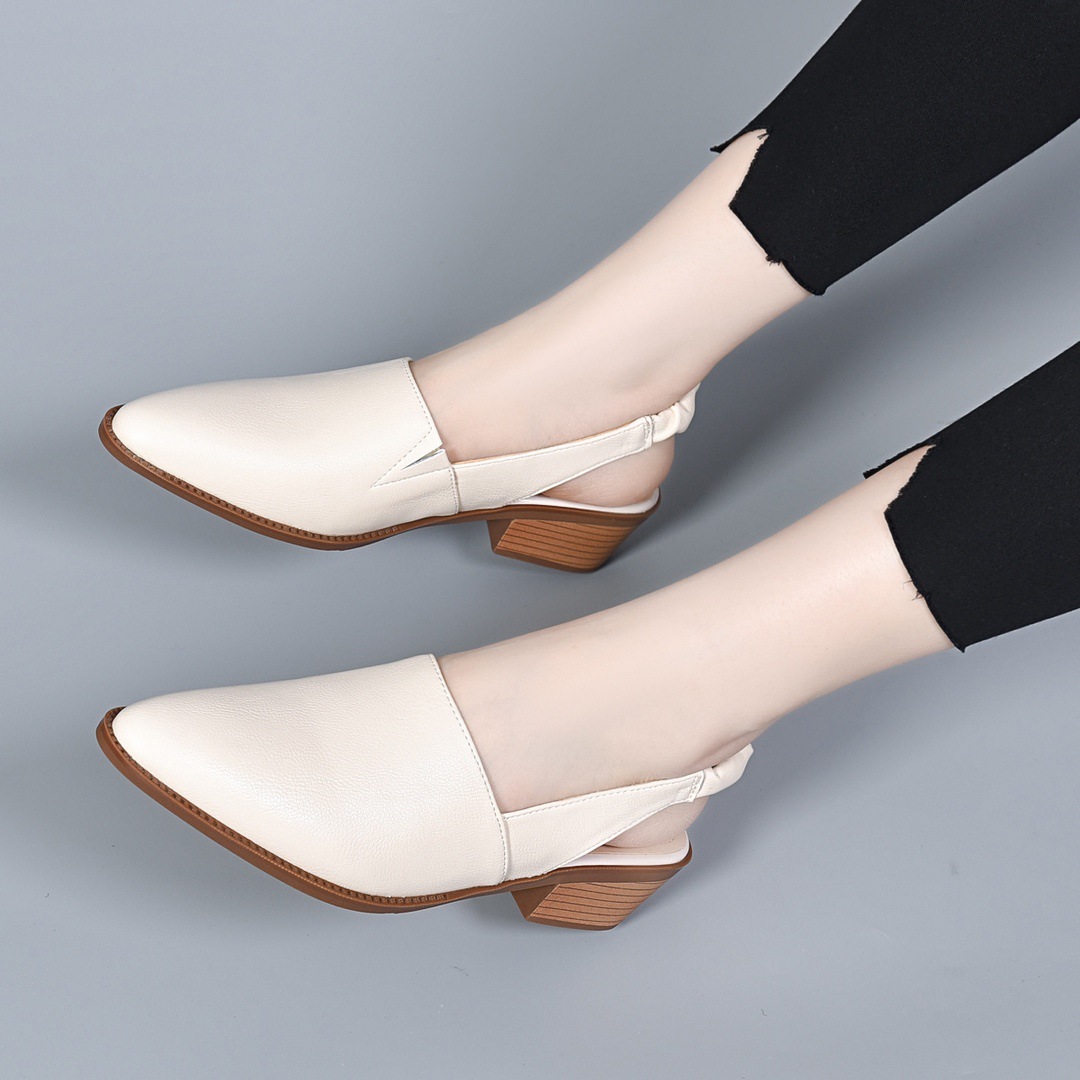 Dép sandal nữ da thật mũi nhọn gót trung bình quai chữ V — Màu đen