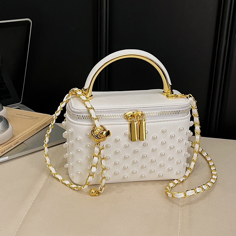 Personalidad transfronteriza bolsas de caja de remaches pequeñas cadenas de viento de fragancia bolsas de mano nichos de moda diaria bolsas de hombro image 7