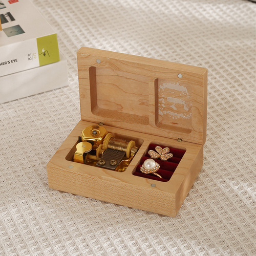 Heart-shaped solid wood music box wholesale wooden mini music box Chinese Valentine's Day gift for girlfriend kindergarten small gift