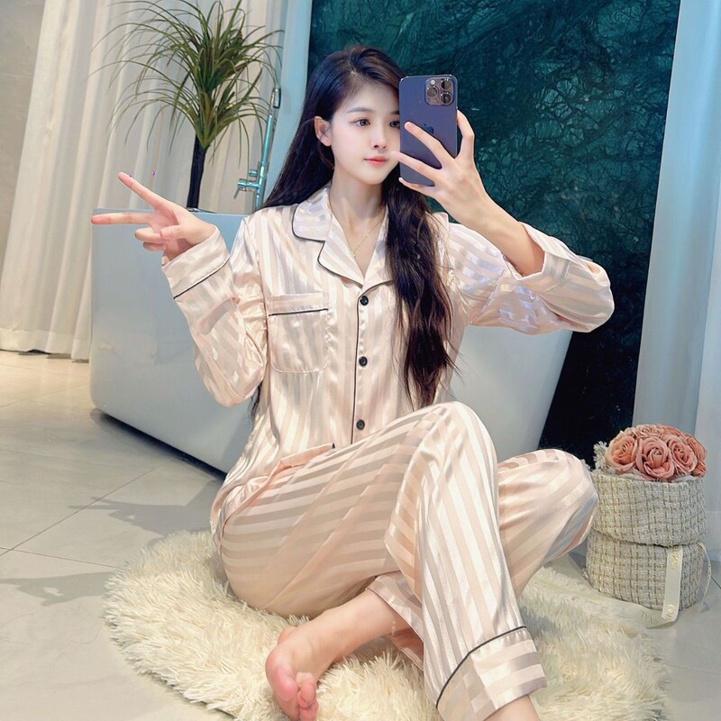 2026 Spring/Summer New High-End Women's Pink Striped Sweet Ice Silk Pajamas, Same Style as Yang Mi, Women's Homewear 2026 Spring/Summer New High-End Women's Pink Striped Sweet Ice Silk Pajamas, Same Style as Yang Mi, Women's Homewear
