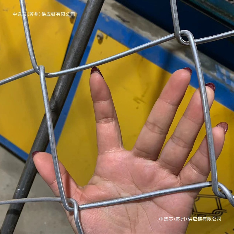 勾花网菱形球场围栏学校隔离网网铁丝网操场护栏网厂家