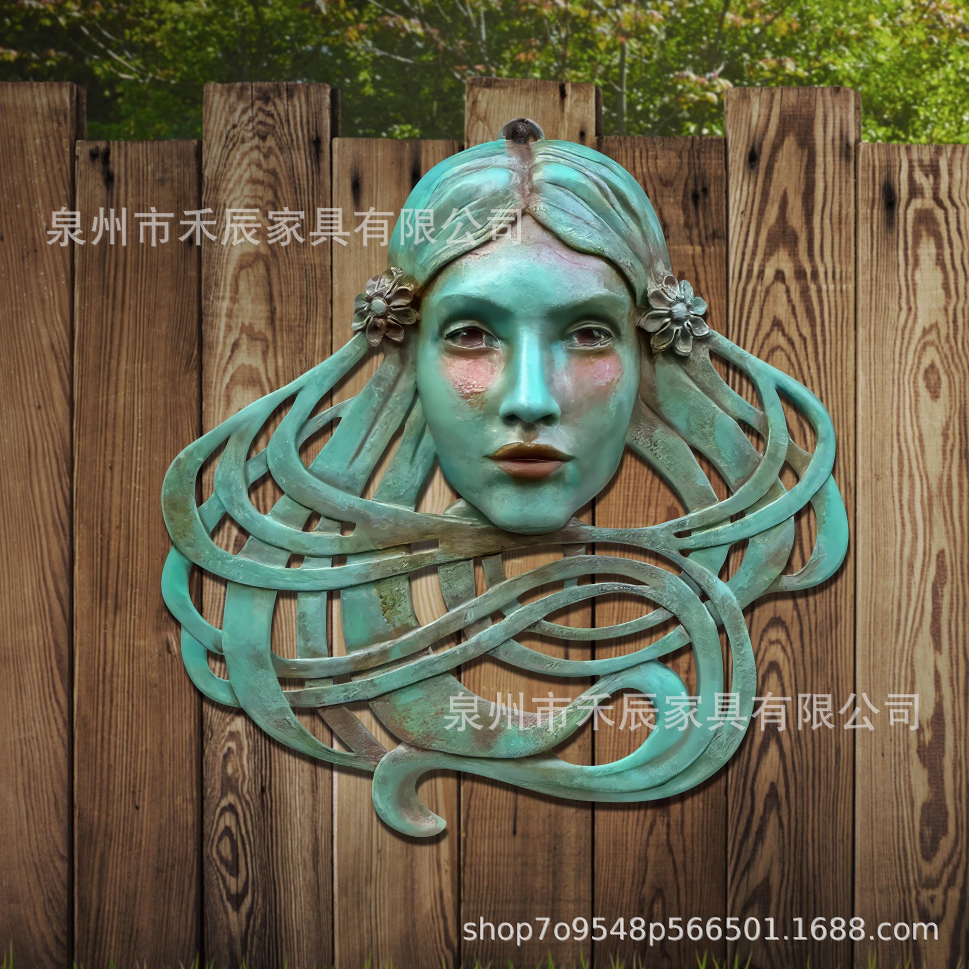 국경을 넘나드는 새로운 예술과 셀틱 스타일의 아름다운 여성 얼굴 모방 손으로 그린 ??파티나 스타일 효과 펜던트