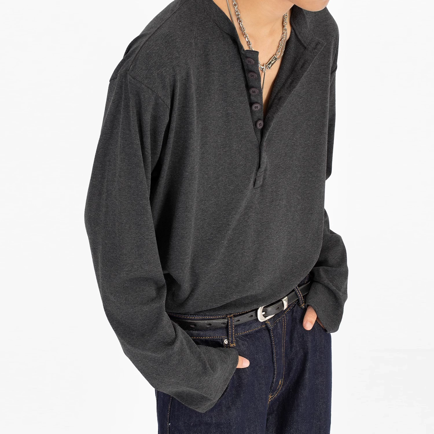 Продвинуто чувство сплошного цвета, дышащий и благоприятный для кожи Генри, воротник с длинными рукавами, футболка с шелковистым верхом весной и осенью