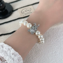 项链;耳环;手链