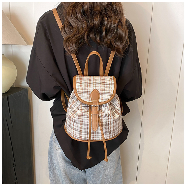 Backpack for women, fashionable niche design, hand-held Korean version backpack, high-end feeling, bucket bag, trendy_voghion.com