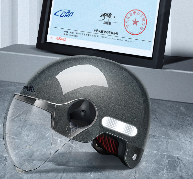 Electric Motorcycle Helmet with Sunscreen Visor