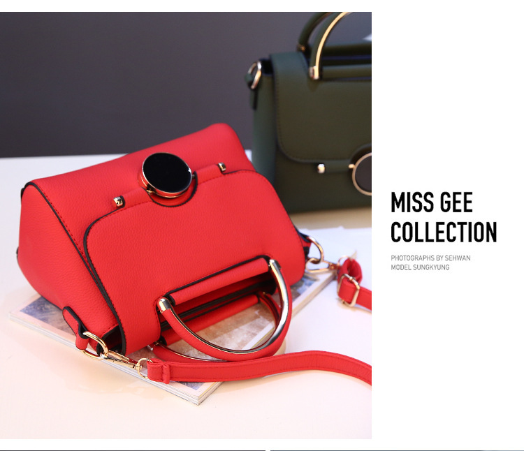 Women's Small Pu Leather Solid Color Vintage Style Classic Style Square Lock Clasp Crossbody Bag display picture 14