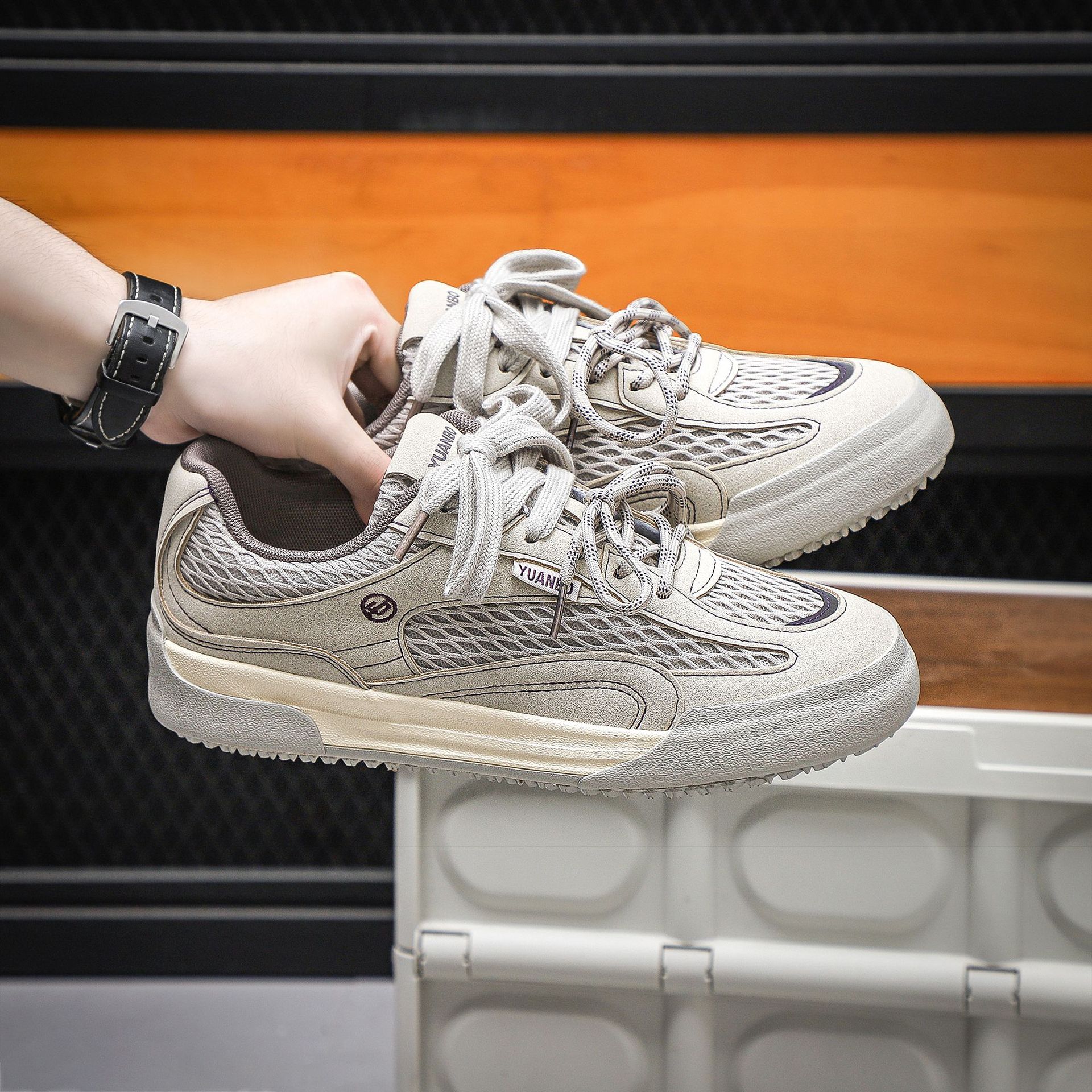 Vintage coreano zapatos de entrenamiento para hombres 2025 primavera nuevos zapatos blancos de moda universal nicho zapatos de skate casuales para estudiantes