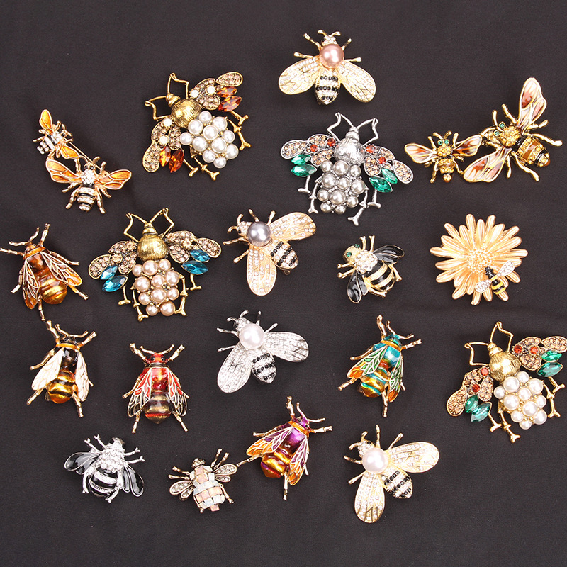 European and American Enamel Bee Brooch Fashion Diamond Insect Brooch Bee Pin Versatile Clothing Accessories Ready for Sale