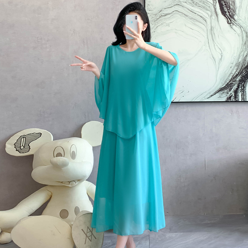 A Zen-Inspired Dress Featuring Feminine Tea-Inspired Motifs, Paired With A Guqin-Inspired Ensemble That Exudes Ethereal_ecoleips.com
