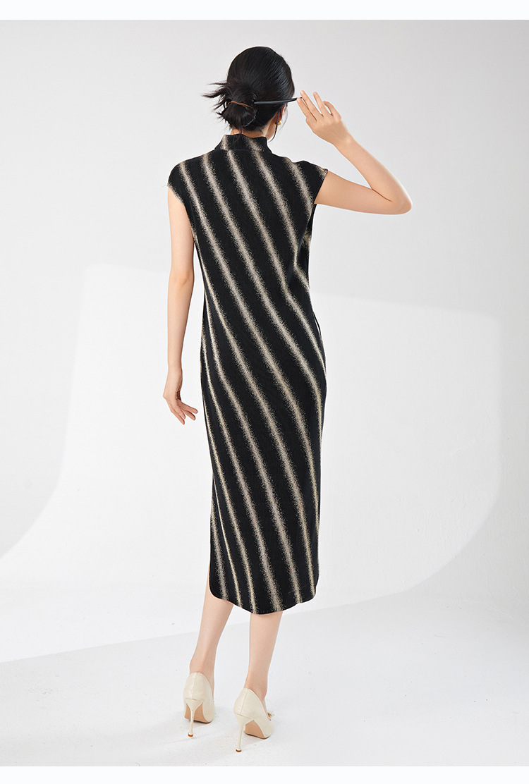 New Chinese-style Improved Version Of Women's Cheongsam Dress, New High-end Striped Elegant Split Dress By Issey Miyake_ecoleips.com