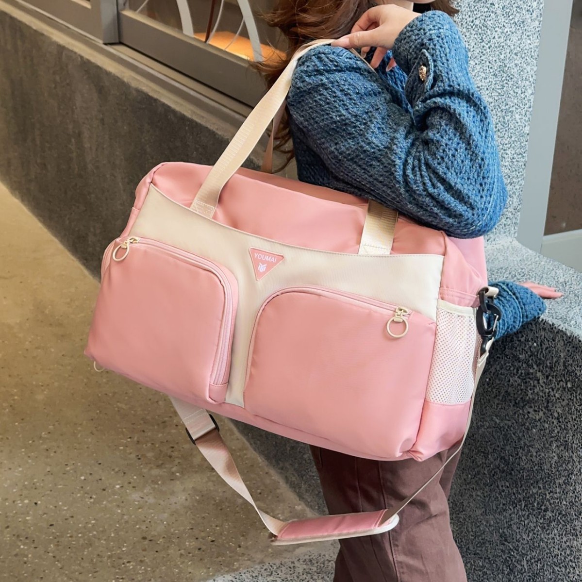 Swimming, yoga, and fitness bag with wet and dry separation, multi-pocket training luggage, large capacity travel bag for women.
