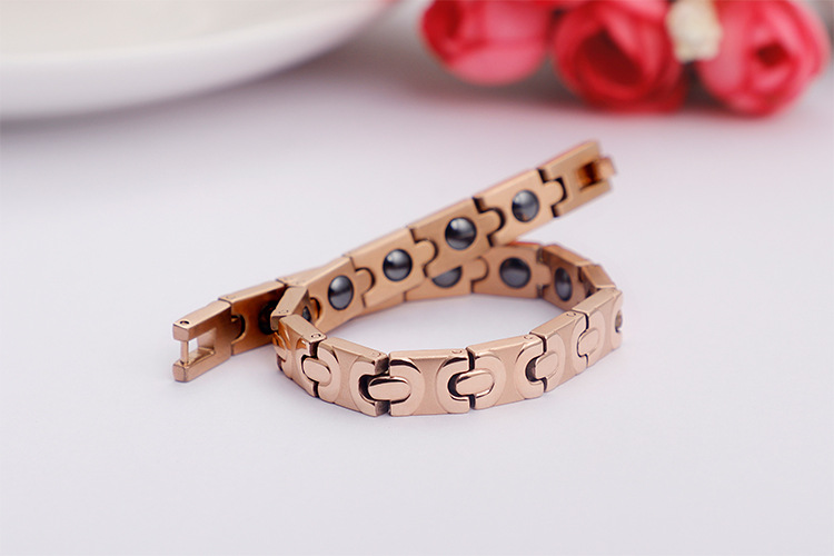 Fashion Geometric Titanium Steel Rose Gold Plated No Inlaid Bracelets In Bulk display picture 4