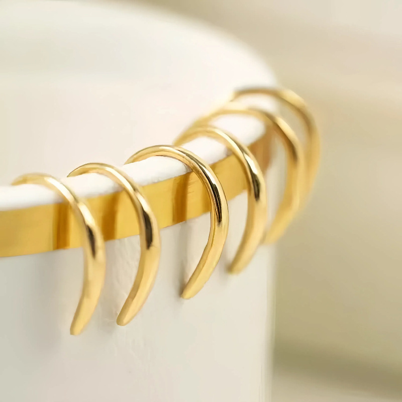 S925 plata esterlina chapado en oro de 14k simple gancho de orejas en forma de U para mujeres estilo de diseño estilo estilo estilo estilo personalidad de orejas versátil