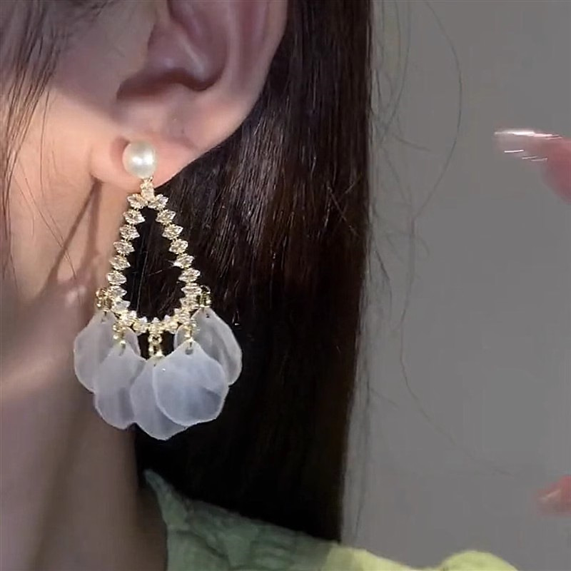 Acrylic fashionable earrings with zircon drop-shaped with tassels