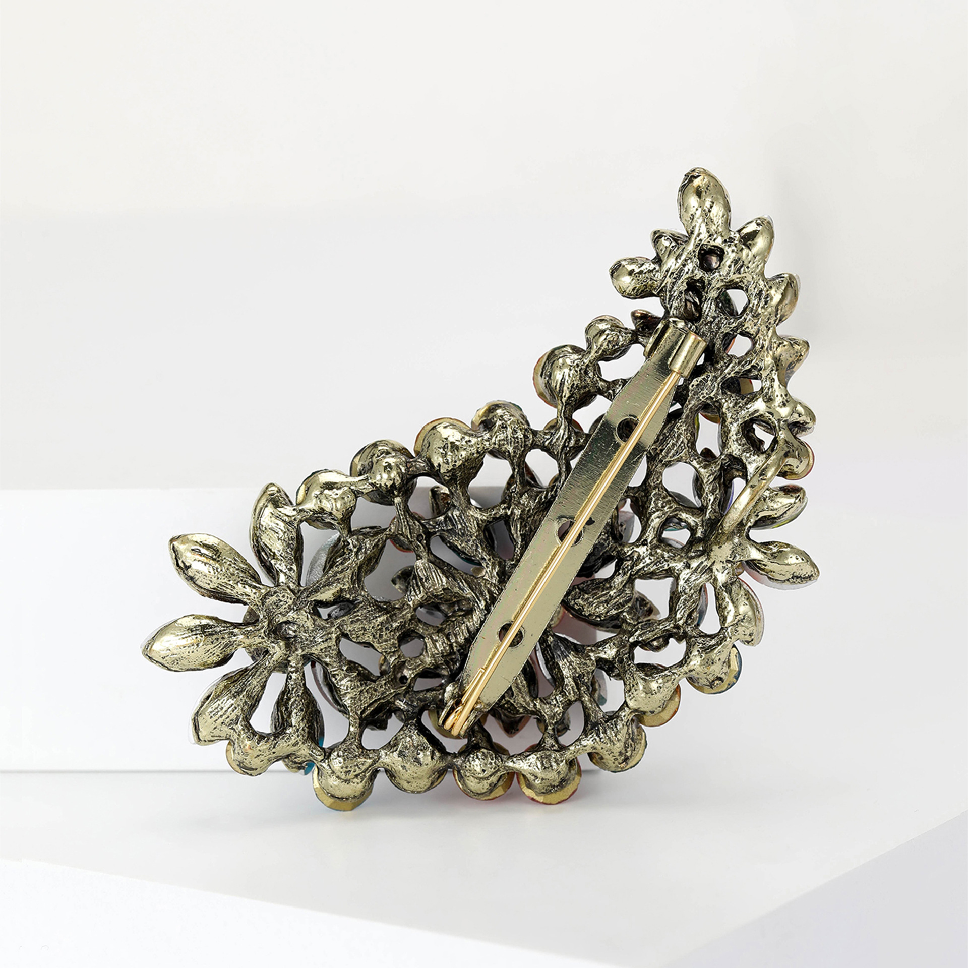 31g Weight Rhinestones Inlay Material Brooches Classification Holiday Occasion Alloy Material Flower Pattern Women's Gender Inlay Design Elegant Style Elegant Pin Flower Alloy Inlay Rhinestones Women's Brooches 2