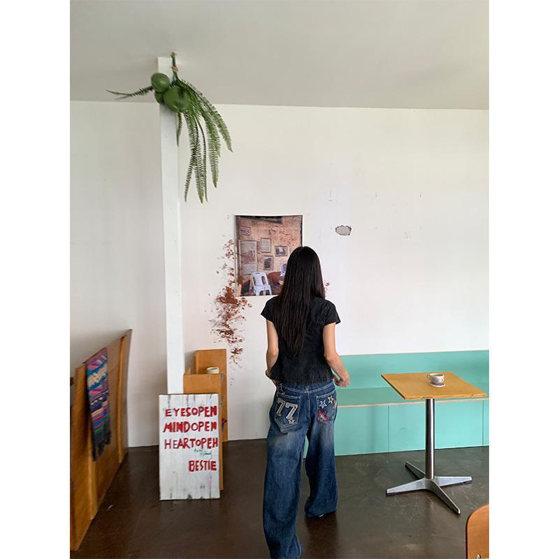 Jeans vintage con toppa ricamata a stella e lettera, vestibilità ampia, gamba dritta, in denim, stile casual streetwear, estetica Instagram, abbigliamento maschile_voghion.com
