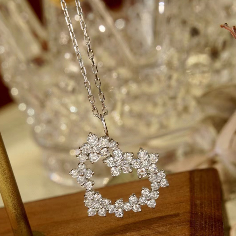 Elegant Simple Style Flower Alloy Zircon Women's Pendant Necklace display picture 3