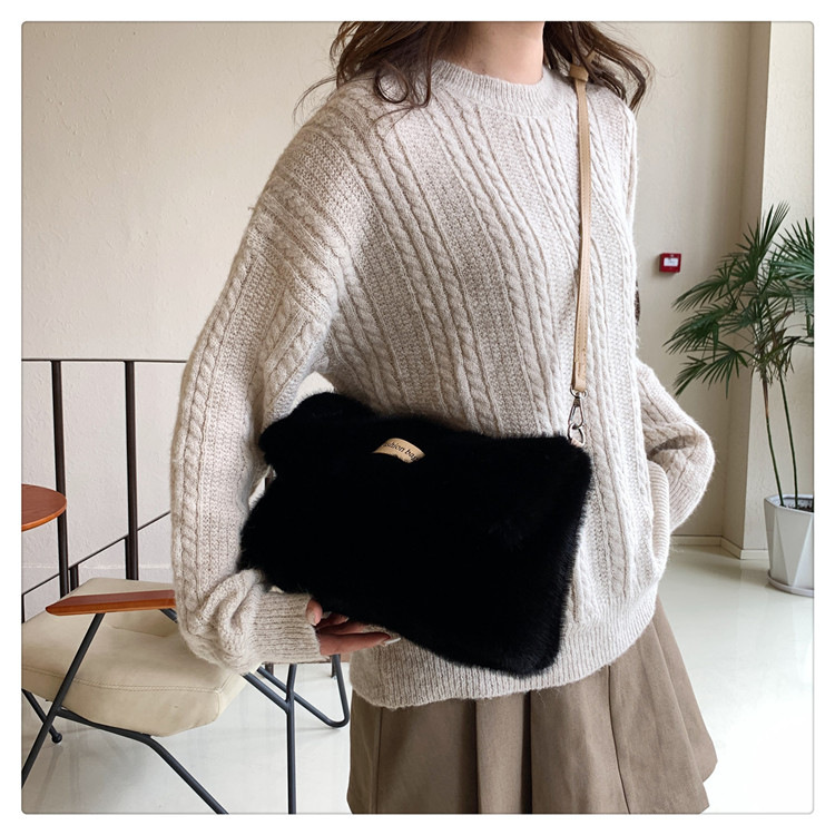 This year's popular Korean version of for women in 2023, new trendy large capacity single shoulder crossbody plush_voghion.com