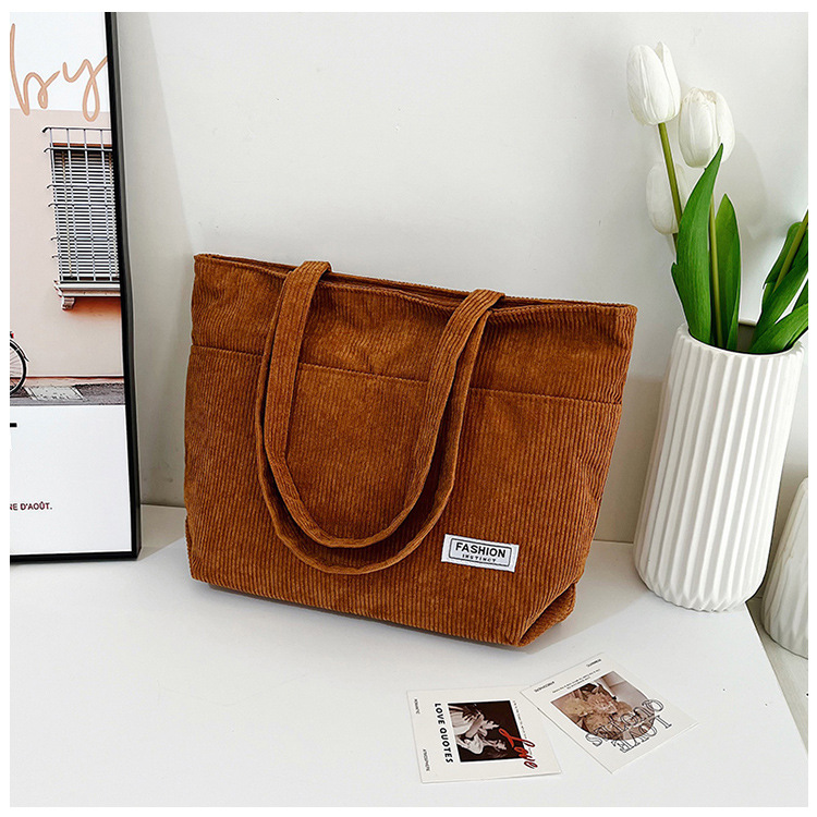 The fashionable and retro bucket bag for women, the new large-capacity versatile crossbody bag for women, and the trendy and elegant tote bag for women are selling well undefined