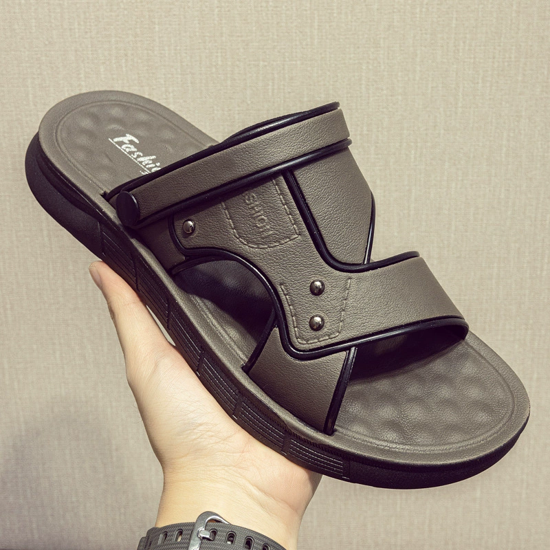 Сандалии для мужчин 2025 новый кожаный пляж с толстой подошвой летом носить папа противоскользящие и износостойкие сандалии