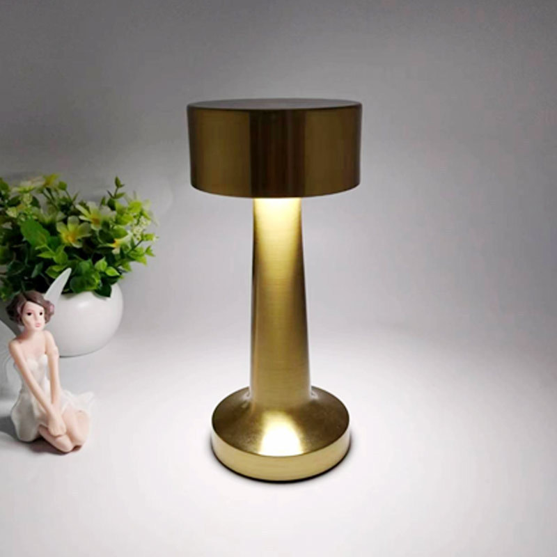 Creatividad transfronteriza nórdica moderna lámpara de escritorio barra de dormitorio toque lámpara de noche de peso de hierro forjado luz de atmósfera USB