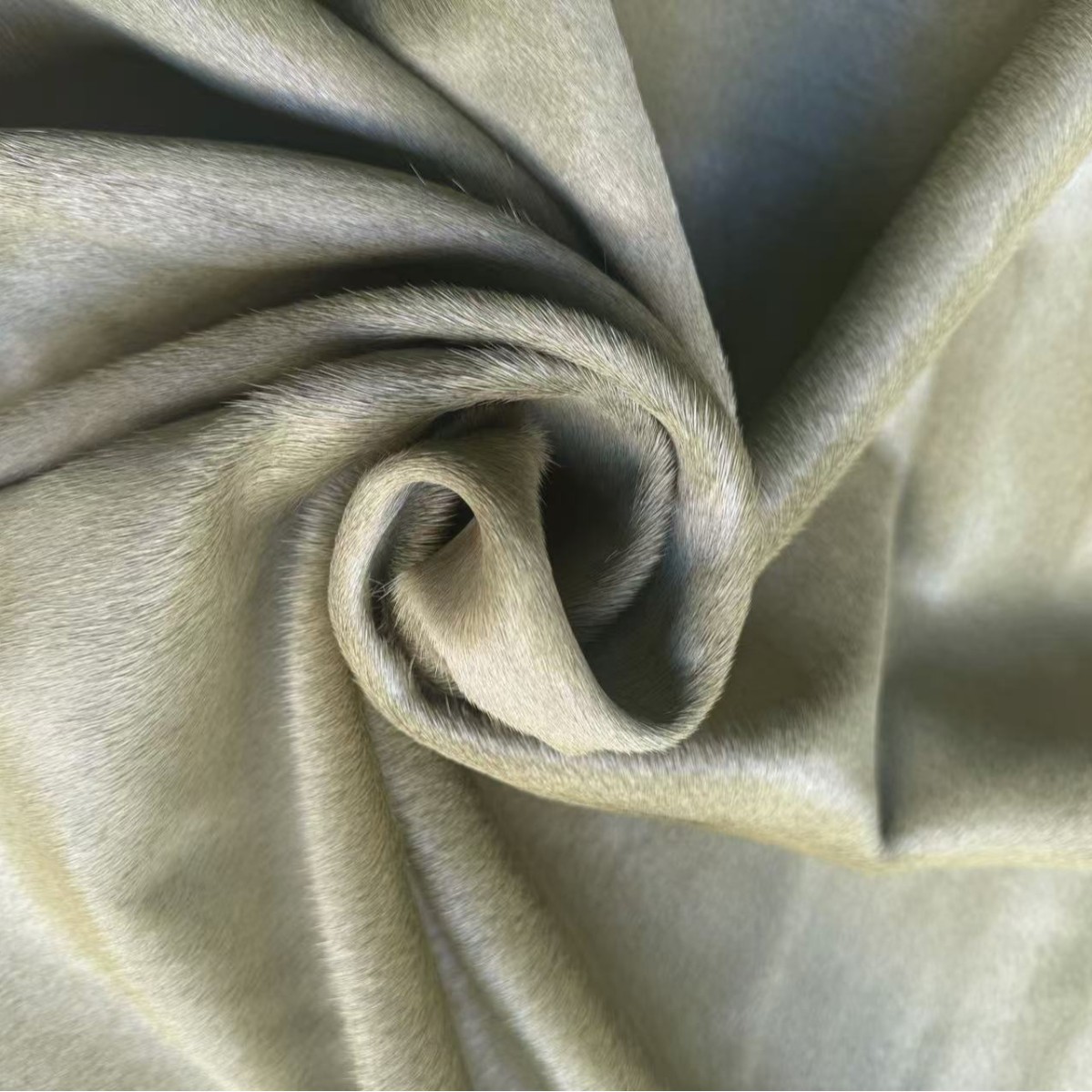 带毛牛皮 整张皮料 头层牛皮 皮革面料 天然毛皮 草绿色