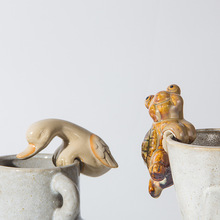 乐梦 埋头苦干鸭创意陶瓷摆件水缸口挂件艺术陶瓷配件特色装饰品