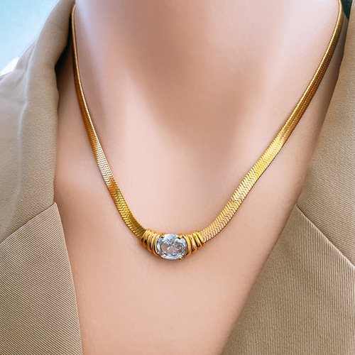 Cross-border fashion jewelry flat snake chain claw zircon pendant non-fading titanium steel clavicle chain white green diamond bracelet necklace for women