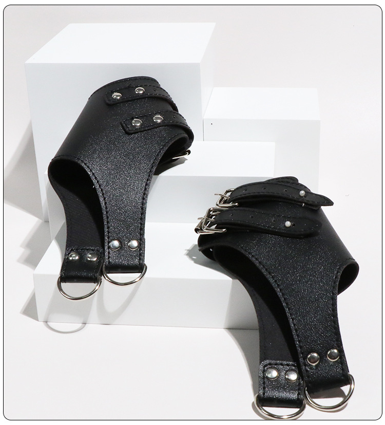 Jiuai Bed Strap Bondage Set with Handcuffs, PU Restraint Kit for Adults — detail image 5