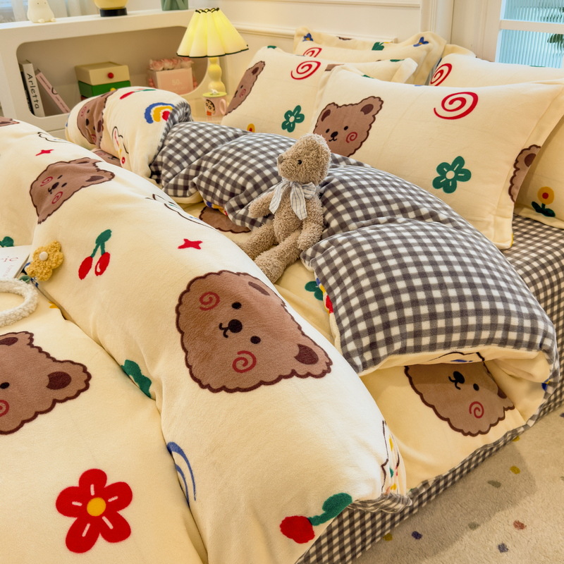 Invierno engrosado cama de seda de leche de cuatro piezas de seda de coral sábanas de seda de bebé cubierta de seda de calor y seda de tres piezas