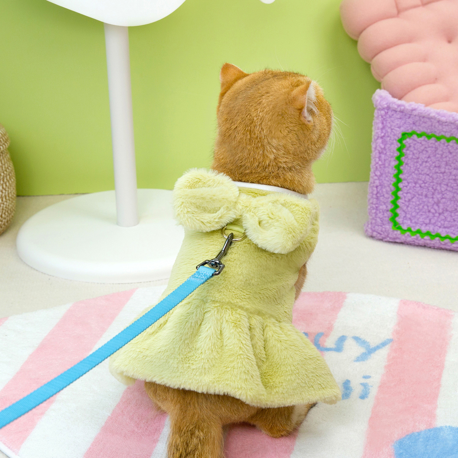 Z mascota ropa de perro y gato de invierno engrosado arco con botón de tracción imitación de conejo peludo de cachorro de invierno nuevo