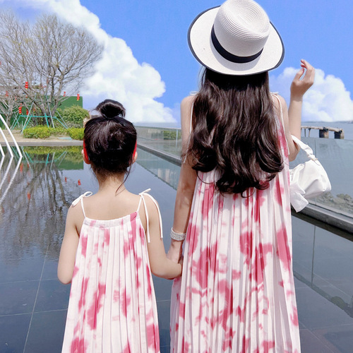 Parent-child wear  new summer style French design tie-dye suspender dress mother-daughter wear long fairy skirt
