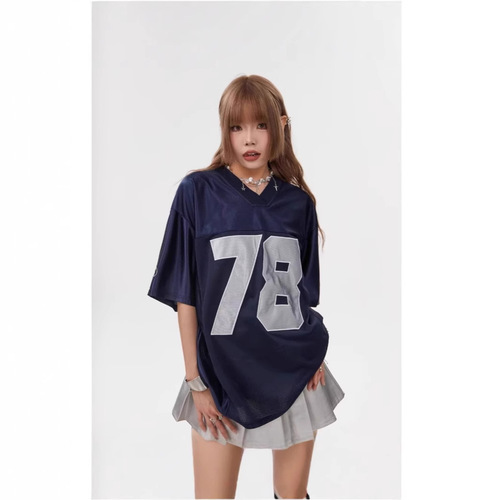 2024 Vintage American Style V-Neck Embroidered T-Shirt for Men and Women Loose Streetwear Fashion Casual Top Trendy