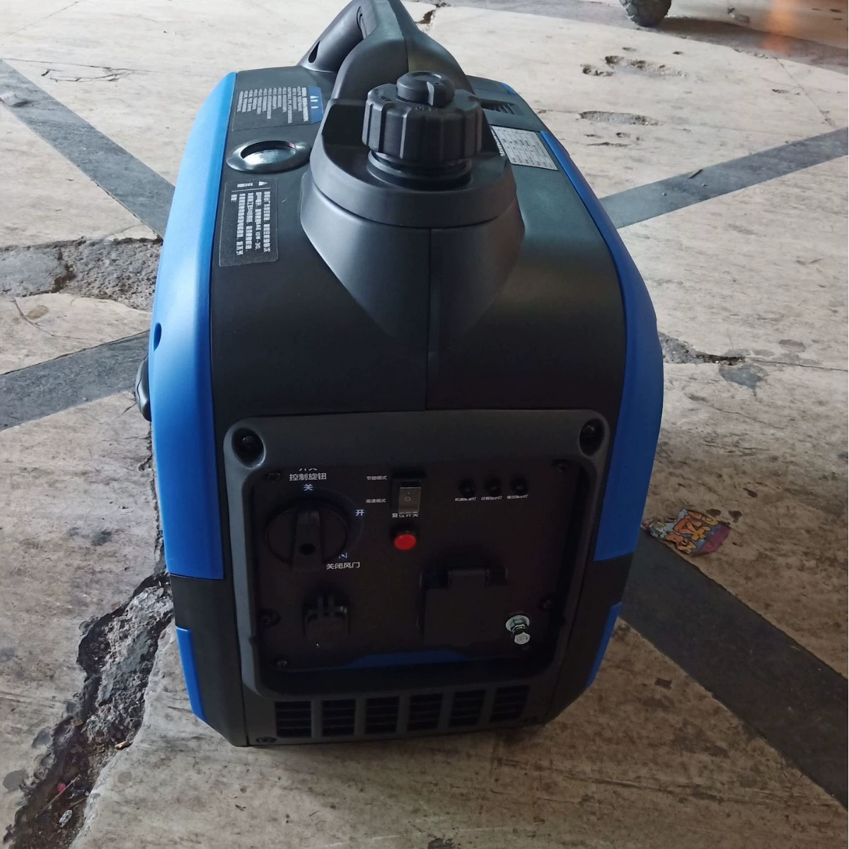 Бензиновый бесшумный инверторный генератор Itres 2.KW