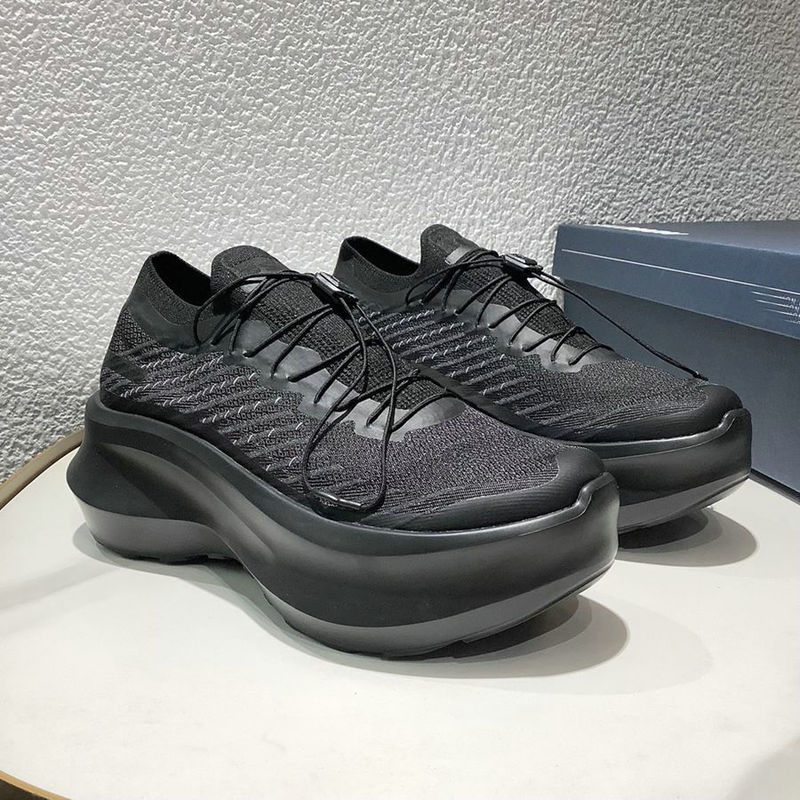 おしゃれで万能！広東省製の新しいSファミリーレースアップ通気性のある厚底黒と白のカジュアルシューズ、女性用の小さな白い靴|undefined