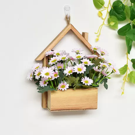 Wooden house + pink daisy