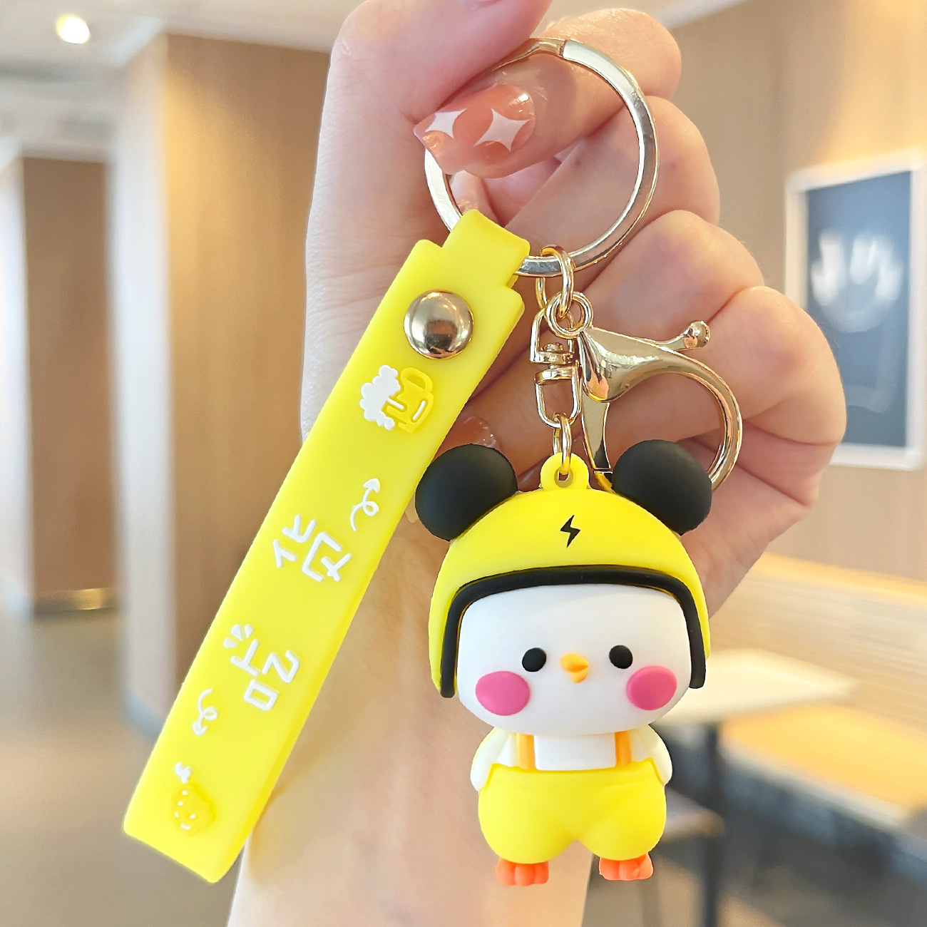 Venta directa de fábrica llavero colgante pequeño muñeca tridimensional llavero de coche mochila escolar colgante puesto al por mayor productos pequeños