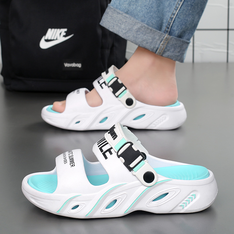 Zapatillas verano nuevo estilo casual para hombres sandalias de conducción de uso exterior de gran tamaño ligero pisando mierda pareja chanclas de playa